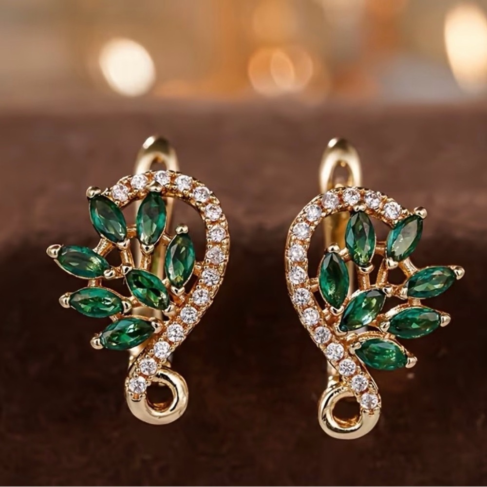 Elegant Gold and Green Leaf Earrings. - Picture 3 of 5